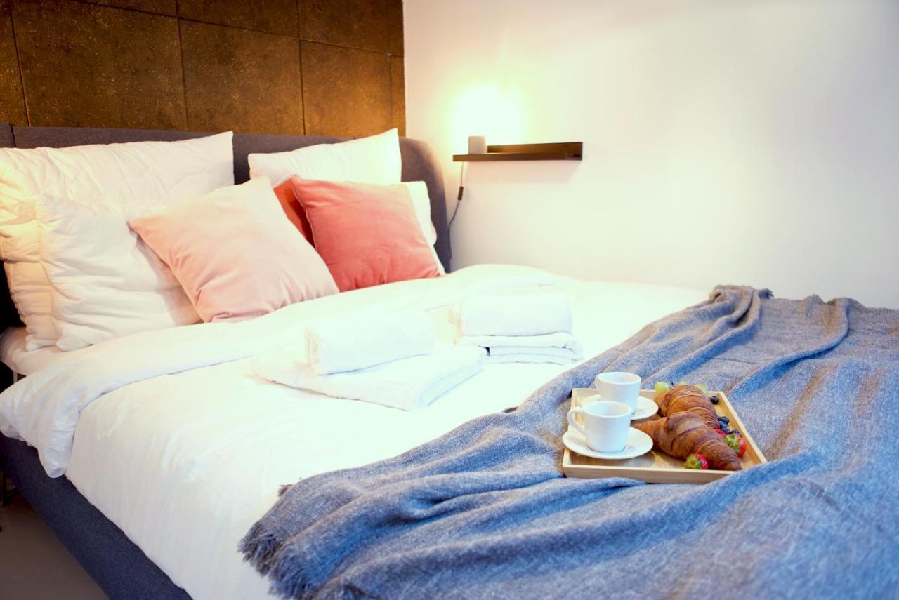 Cinema Apartment Kinowa Varşova Dış mekan fotoğraf