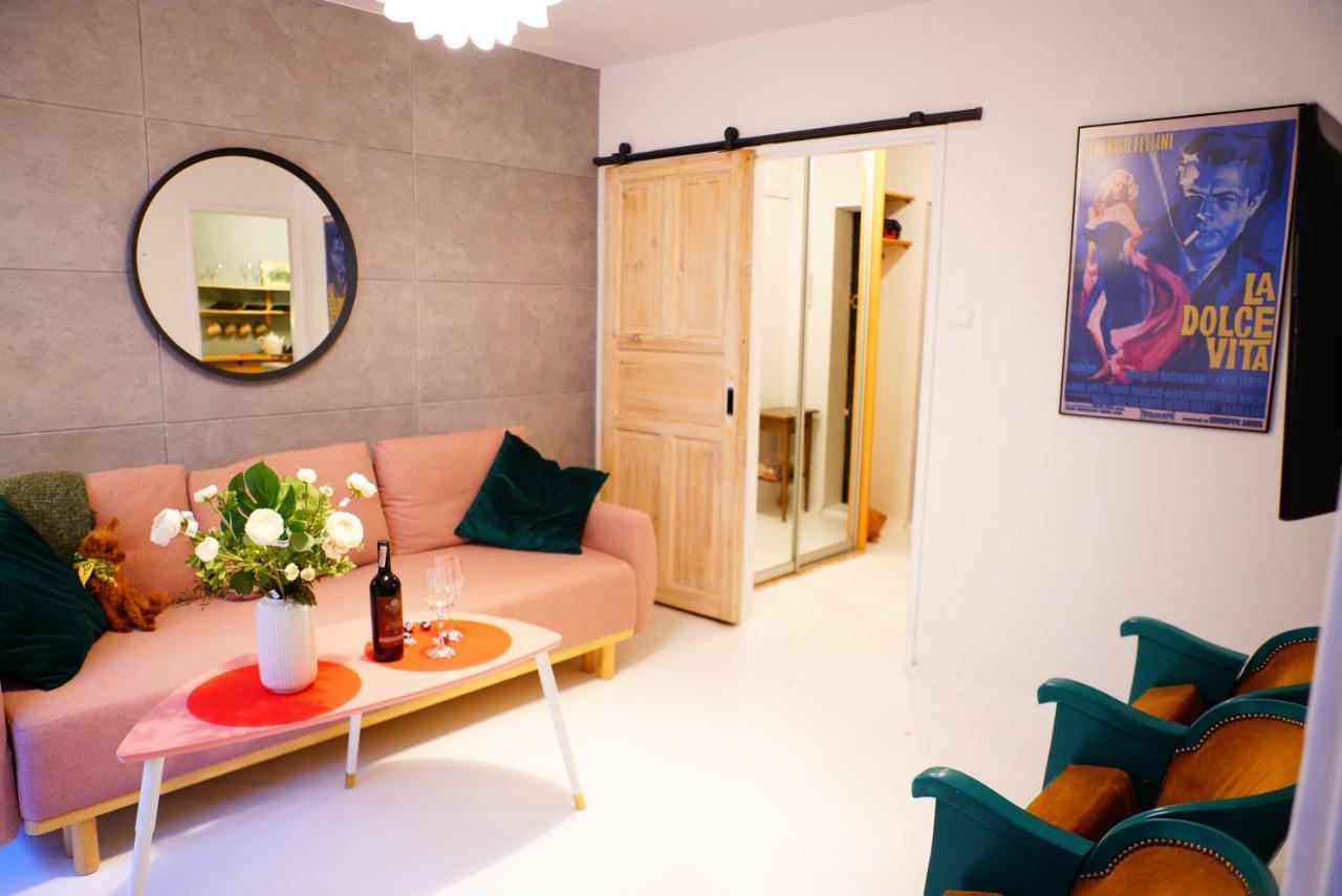 Cinema Apartment Kinowa Varşova Dış mekan fotoğraf